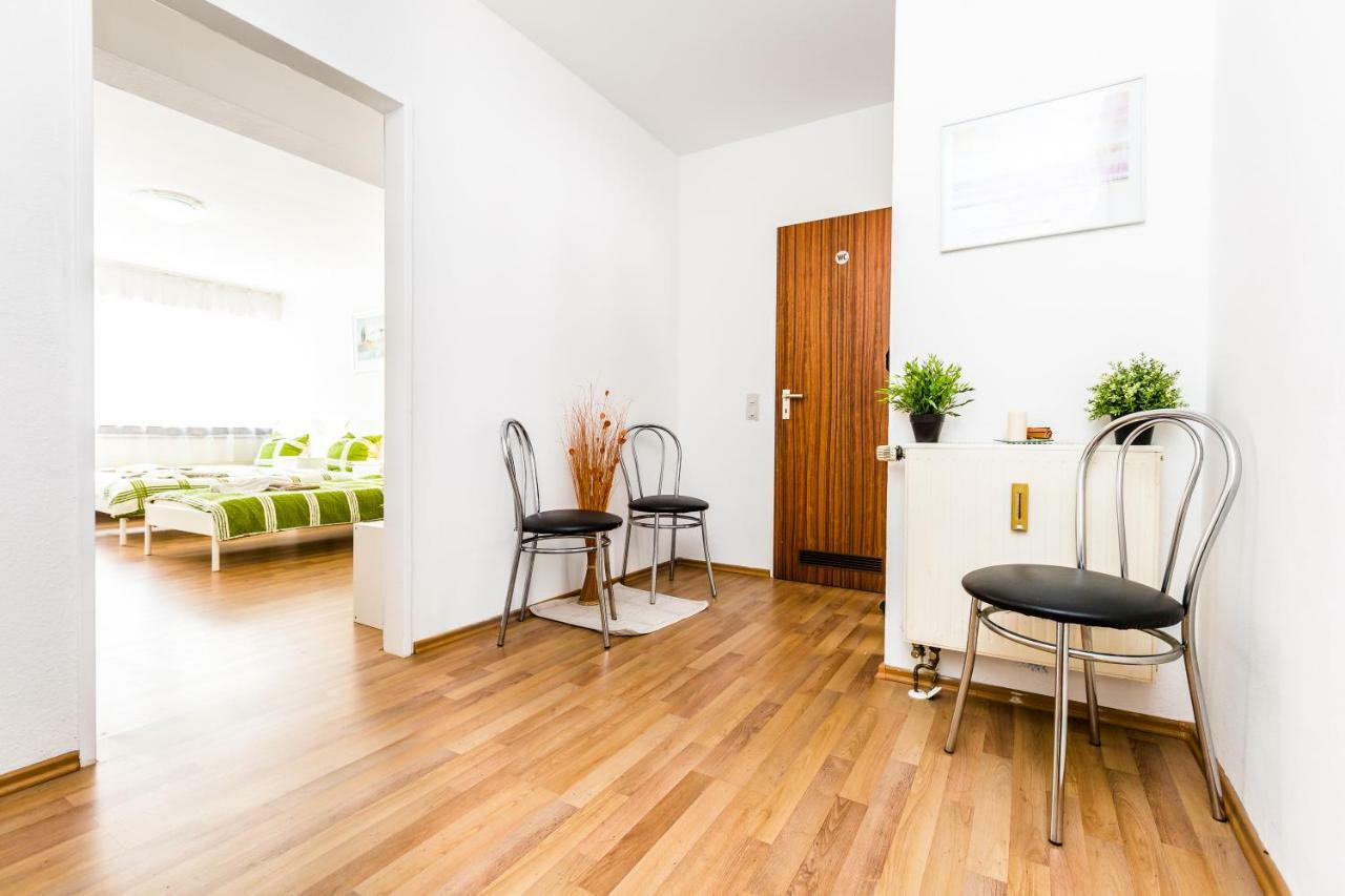 Workers Apartment Am Wiener Platz Cologne Extérieur photo