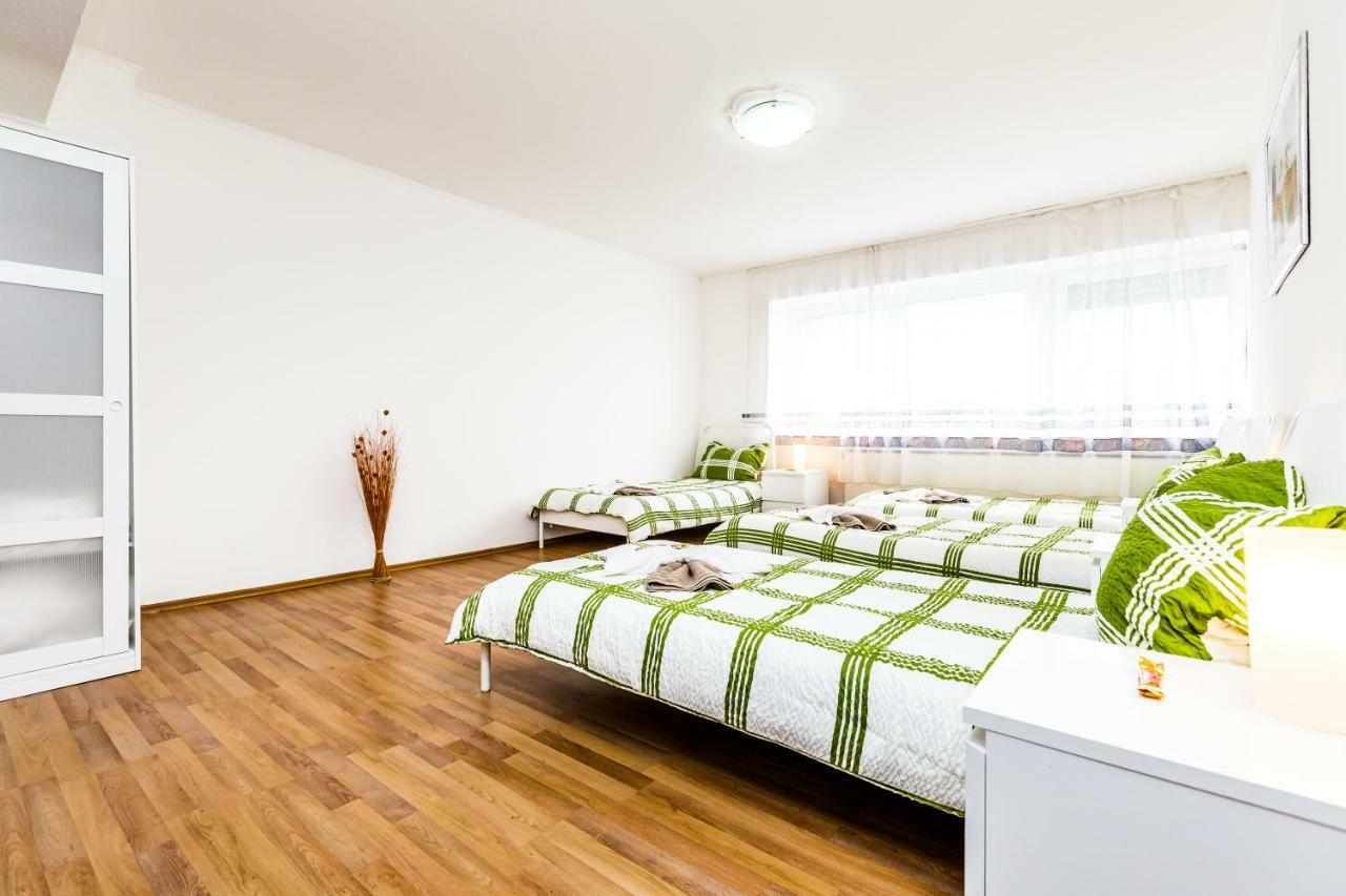 Workers Apartment Am Wiener Platz Cologne Extérieur photo