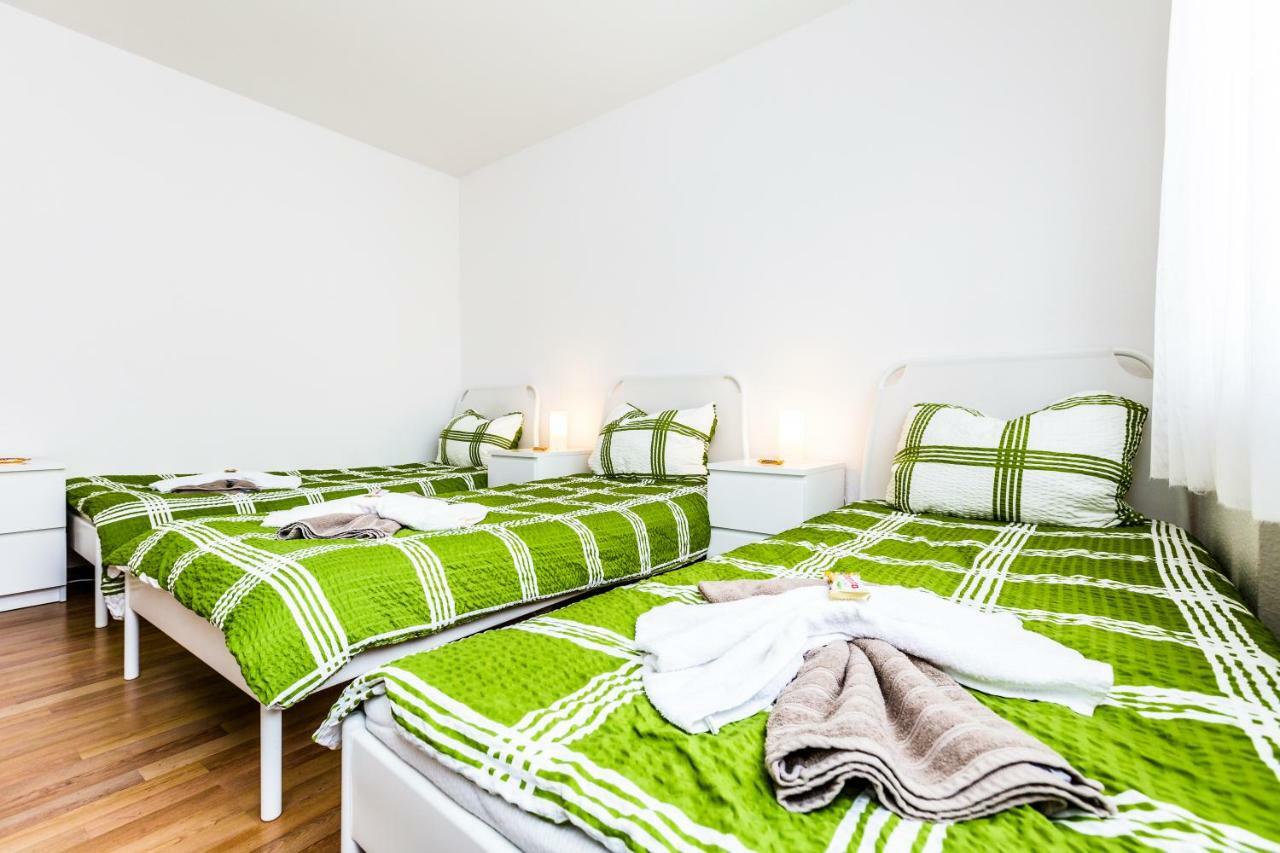 Workers Apartment Am Wiener Platz Cologne Extérieur photo