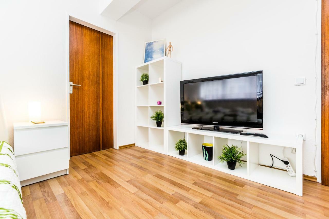 Workers Apartment Am Wiener Platz Cologne Extérieur photo