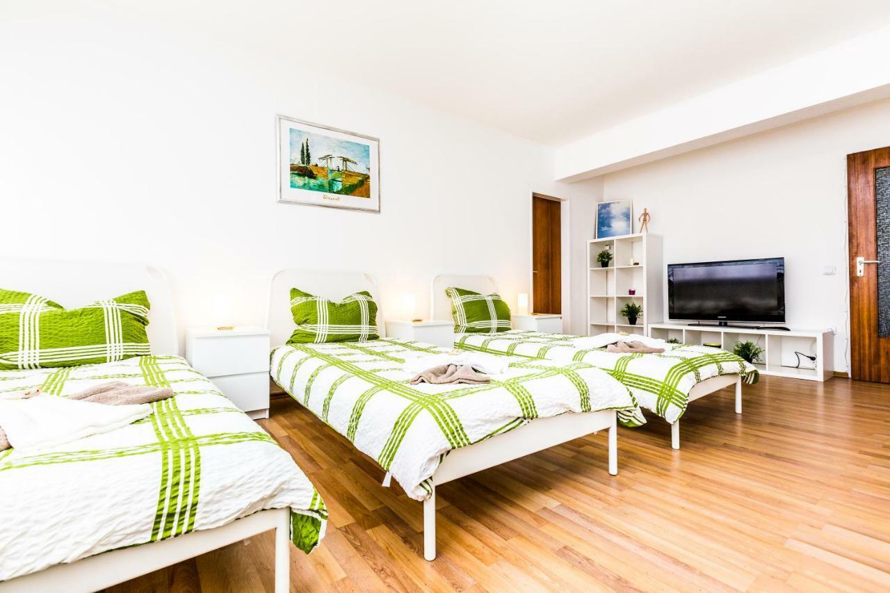 Workers Apartment Am Wiener Platz Cologne Extérieur photo