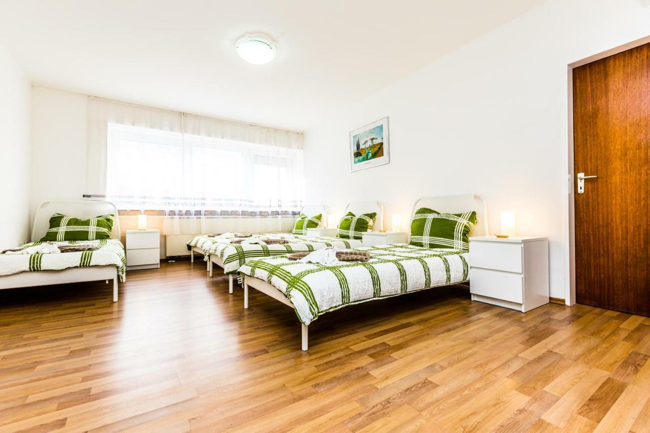 Workers Apartment Am Wiener Platz Cologne Extérieur photo